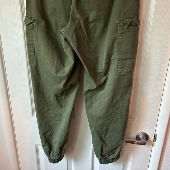 BDG Army Green Cargo Jogger Pants size Medium - Picture 8 of 10